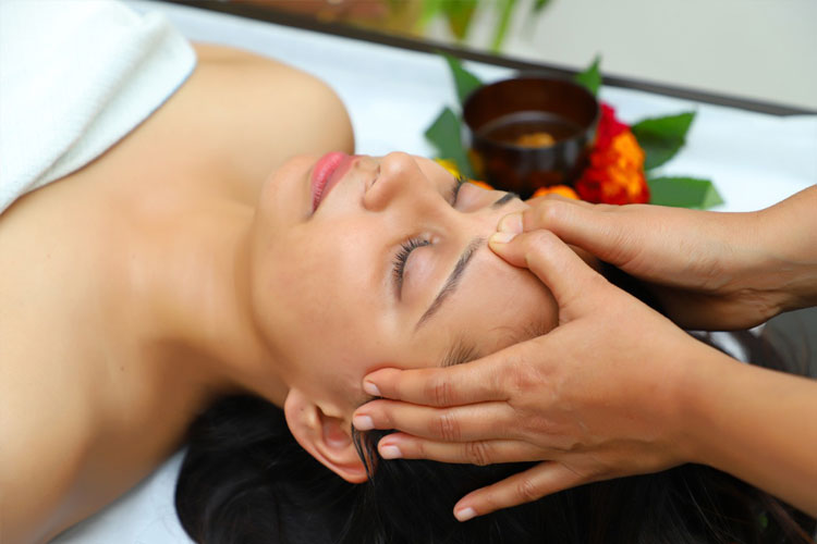 Massage im Soma Yoga Freiburg